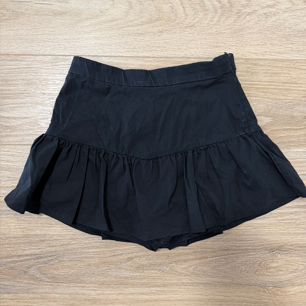 Zara Black mini skort ruffle